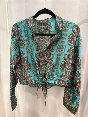Turquoise Ornate Print Tie-Front Button-Down Shirt